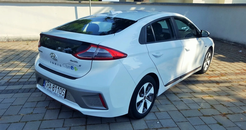 Hyundai IONIQ cena 75900 przebieg: 40000, rok produkcji 2018 z Ostrów Mazowiecka małe 211